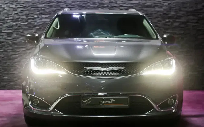 lubuskie Chrysler Pacifica cena 105000 przebieg: 83000, rok produkcji 2019 z Aleksandrów Kujawski